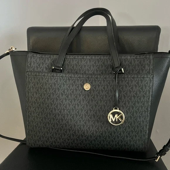 Michael Kors Black Signature Tote Bag & Wallet - Picture 3 of 9